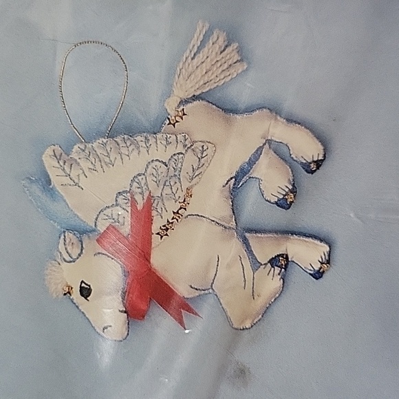 Bucilla Kit #82008, Fantasy Friends, Jeweled Stitchery Ornaments, Christmas - Picture 8 of 10